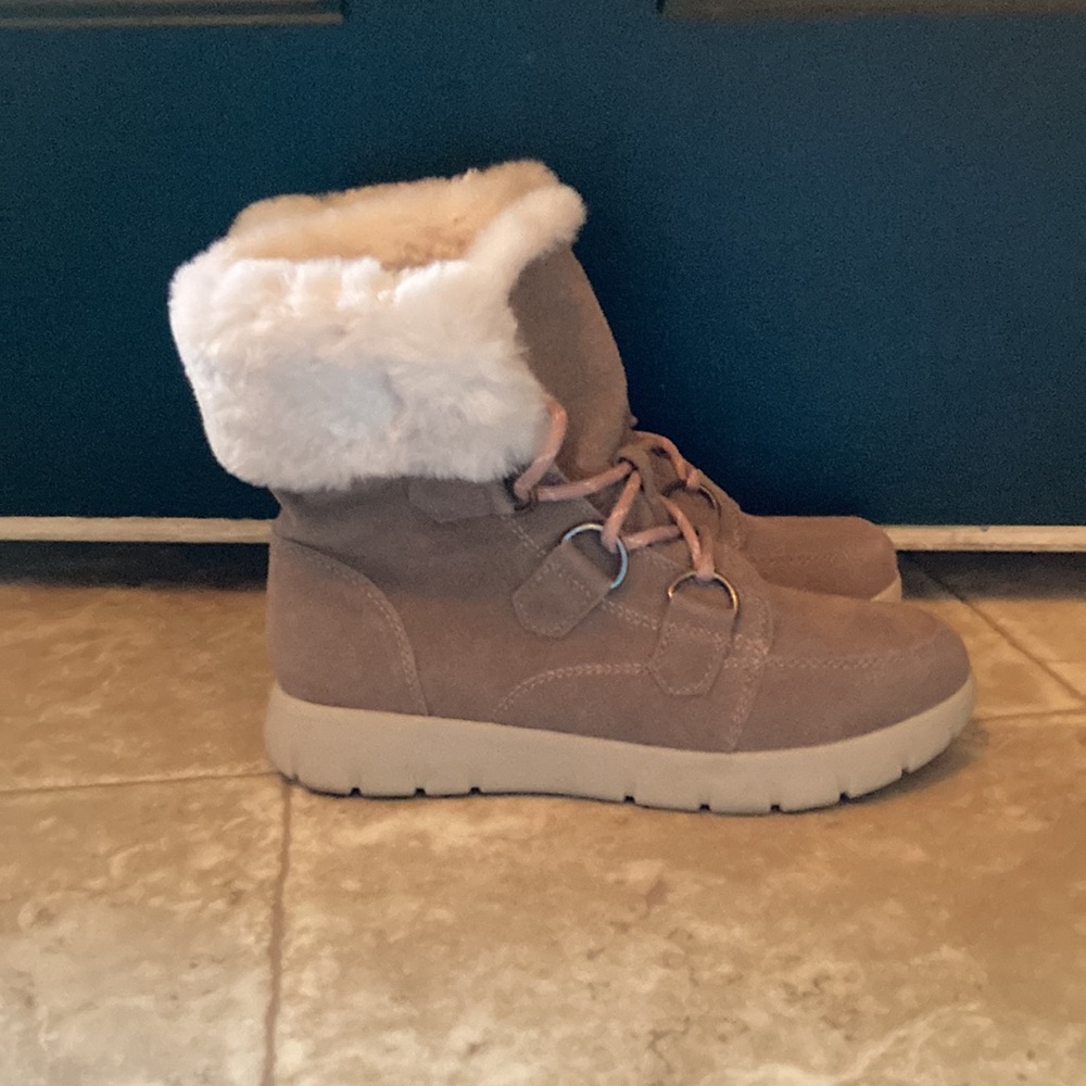 NWT winter boots - Picture 4 of 8